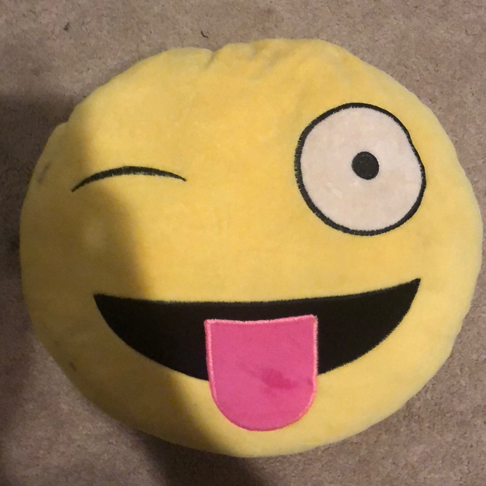 2 Emoji pillows